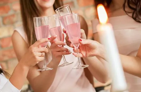 Tips for Designing a Champagne Toast Candle